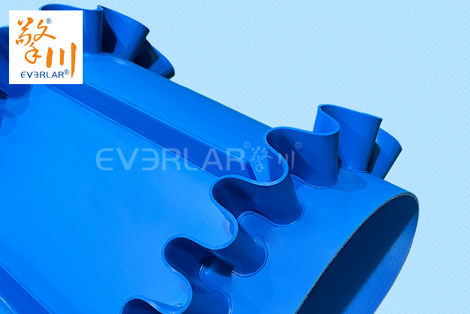 藍(lán)色啞光PU輸送帶加擋板裙邊導(dǎo)條食品級(jí)自動(dòng)化生產(chǎn)線定制提升機(jī)工業(yè)皮帶